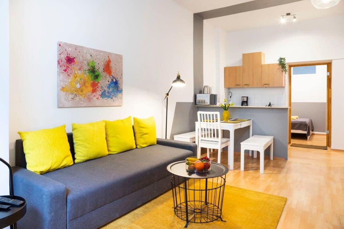 Cozy 2 Room Apartment Next To Hermannstrasse Berlin Extérieur photo