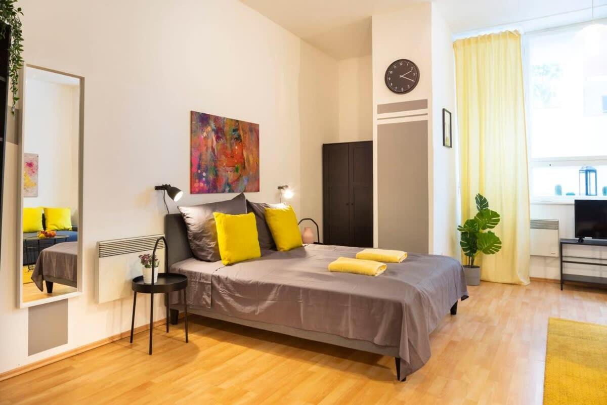 Cozy 2 Room Apartment Next To Hermannstrasse Berlin Extérieur photo