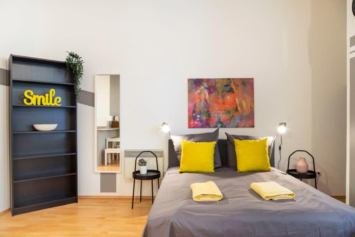 Cozy 2 Room Apartment Next To Hermannstrasse Berlin Extérieur photo