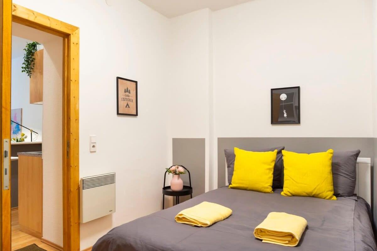 Cozy 2 Room Apartment Next To Hermannstrasse Berlin Extérieur photo