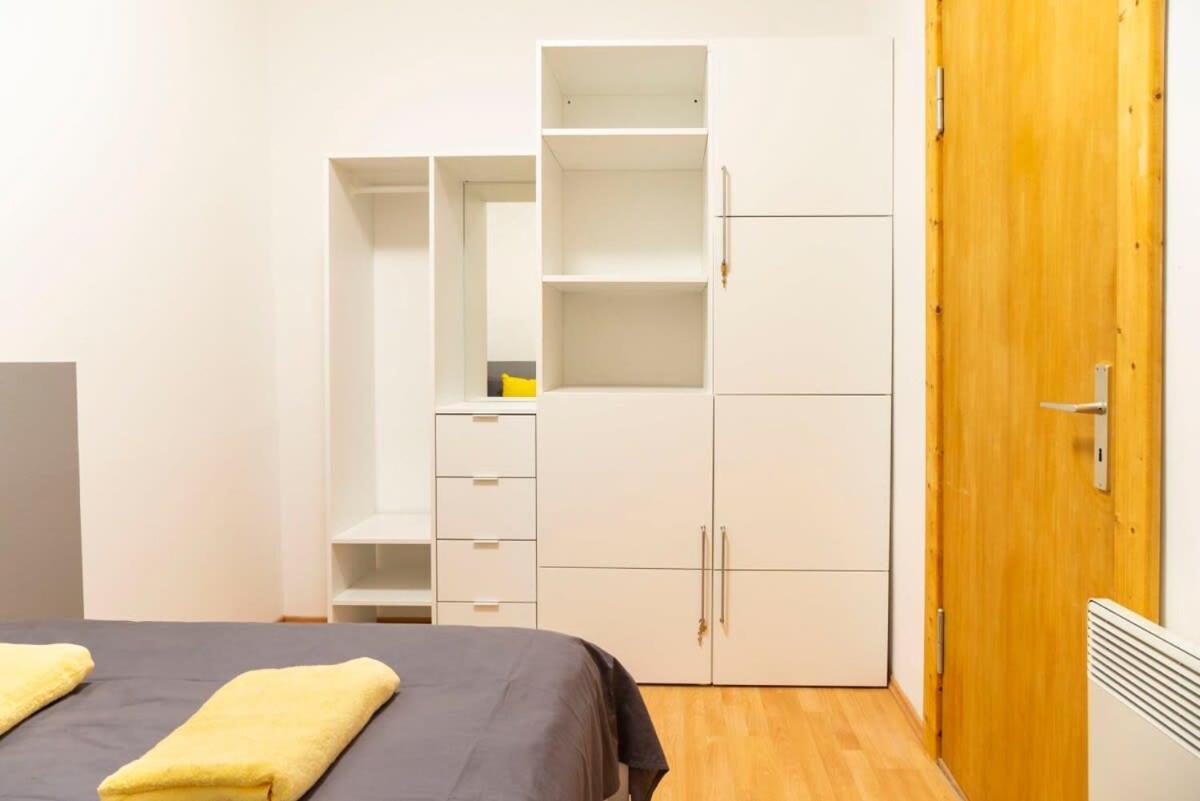 Cozy 2 Room Apartment Next To Hermannstrasse Berlin Extérieur photo